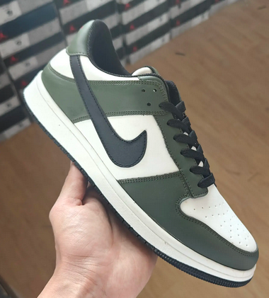 Dunk Green WT/BK - Spl (LIMITED STOCK)